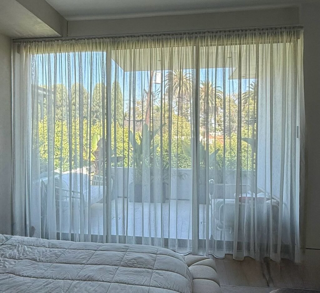 17892194145314066 Custom drapes